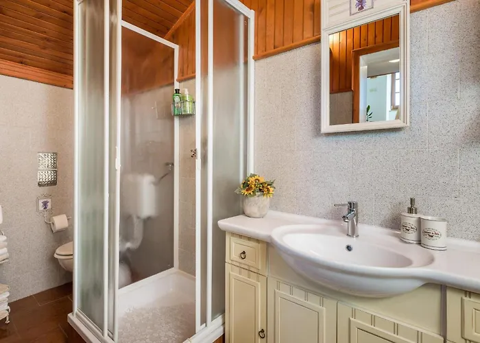 بيت للعطل 2 Bedroom Cozy In *