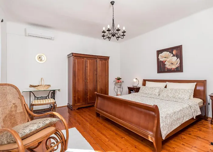 بيت للعطل 2 Bedroom Cozy In *