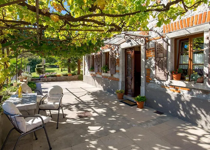 بيت للعطل 2 Bedroom Cozy In