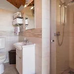 2 Bedroom Cozy Home In Rukavac * Rukavac (Primorje-Gorski Kotar)