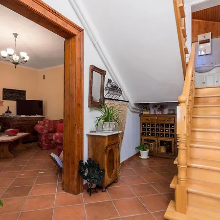 Vakantiehuis Amazing In With 2 Bedrooms, Wifi&outdoor Swimming Pool