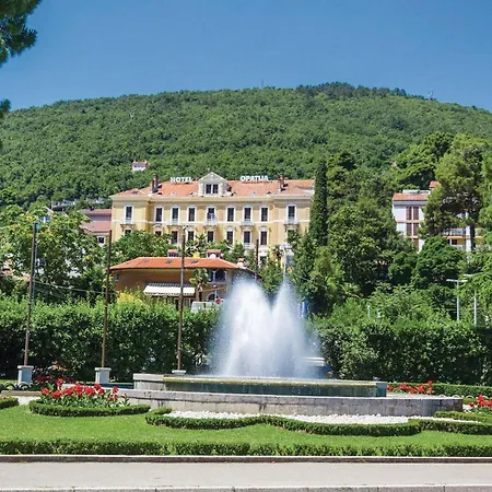 Amazing In With 2 Bedrooms, Wifi&outdoor Swimming Pool Vakantiehuis *