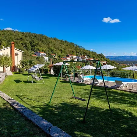 Vakantiehuis Amazing In With 2 Bedrooms, Wifi&outdoor Swimming Pool Rukavac (Primorje-Gorski Kotar)